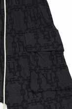 画像をギャラリービューアに読み込む, A.F ARTEFACT JACGURD CARGO SHORTS (BLACK x DARK GREY)