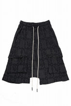 画像をギャラリービューアに読み込む, A.F ARTEFACT JACGURD CARGO SHORTS (BLACK x DARK GREY)
