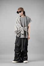 画像をギャラリービューアに読み込む, A.F ARTEFACT TUCK WIDE PANTS / UNEVEN TEXTURE (DARK GREY)