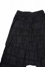 画像をギャラリービューアに読み込む, A.F ARTEFACT JACGURD CARGO SHORTS (BLACK x DARK GREY)