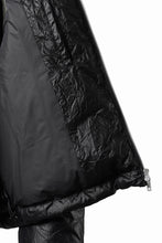 画像をギャラリービューアに読み込む, Juun.J Wrinkle Nylon Stand Collar Goose Down Blouson (BLACK)