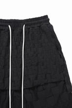 画像をギャラリービューアに読み込む, A.F ARTEFACT GRADIENT PLAID PATTERN LAYERED SHORTS (BLACK)