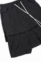 画像をギャラリービューアに読み込む, A.F ARTEFACT GRADIENT PLAID PATTERN LAYERED SHORTS (BLACK)