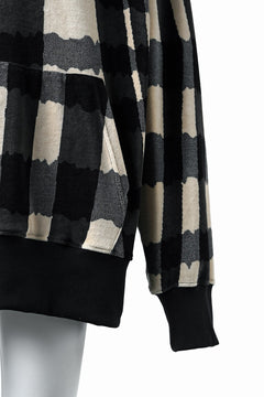 画像をギャラリービューアに読み込む, A.F ARTEFACT HOODED TOP / JACQUARD DEFORMED PLAID VELOR (BLACK x GREY x IVORY)