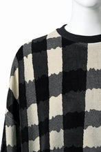 画像をギャラリービューアに読み込む, A.F ARTEFACT SWITCHING PULLOVER / JACQUARD DEFORMED PLAID VELOR (BLACK x GREY x IVORY)