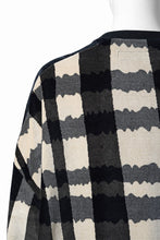 画像をギャラリービューアに読み込む, A.F ARTEFACT SWITCHING PULLOVER / JACQUARD DEFORMED PLAID VELOR (BLACK x GREY x IVORY)