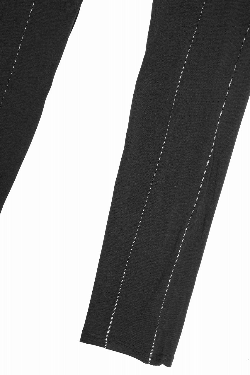 Load image into Gallery viewer, A.F ARTEFACT OVERLOCK STITCH LEGGINGS (BLACK x WHITE)