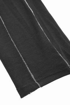 Load image into Gallery viewer, A.F ARTEFACT OVERLOCK STITCH LEGGINGS (BLACK x WHITE)