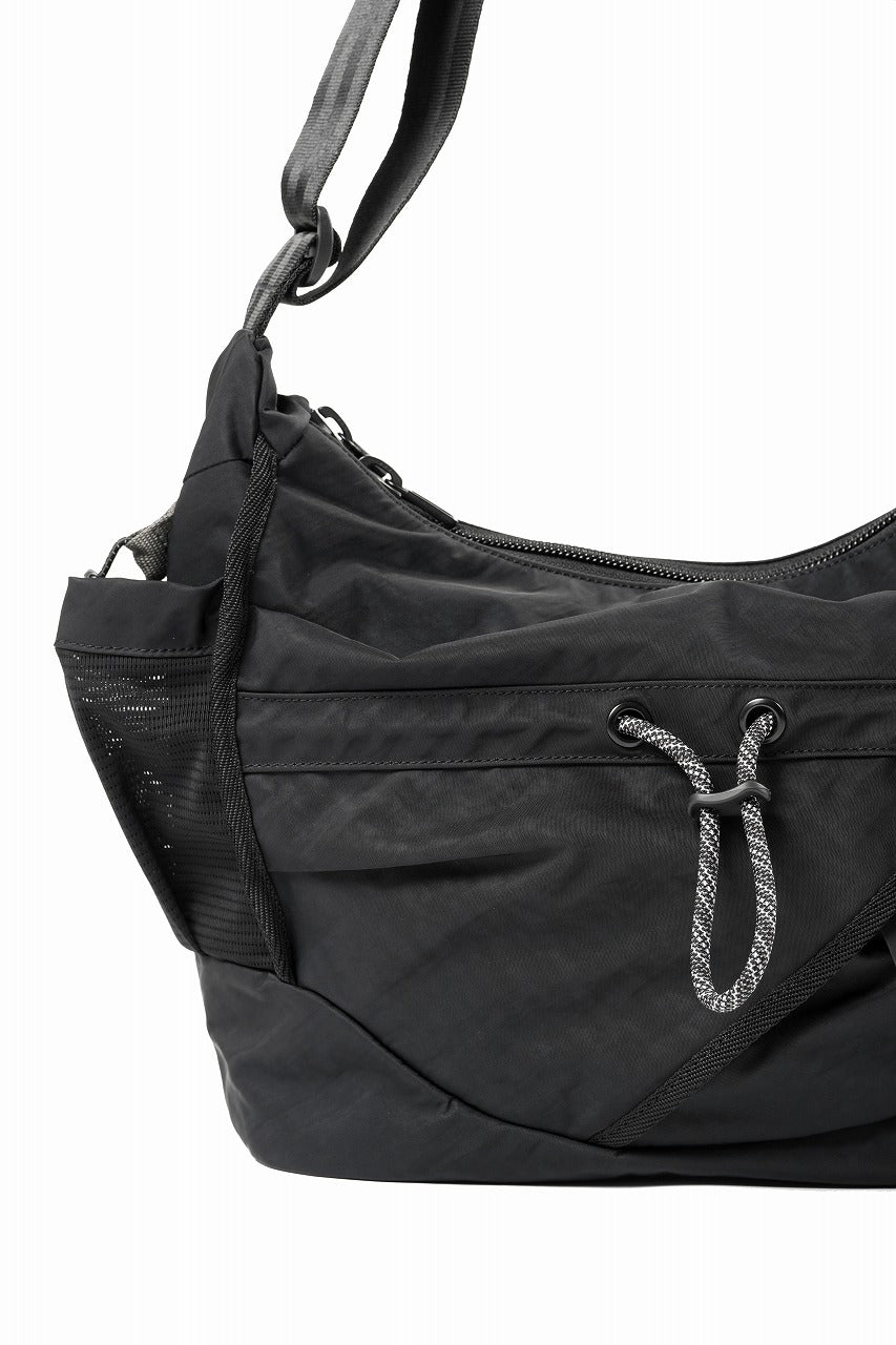 F/CE. TEXTURED TWILL 2 WAY SHOULDER TOTE (BLACK)