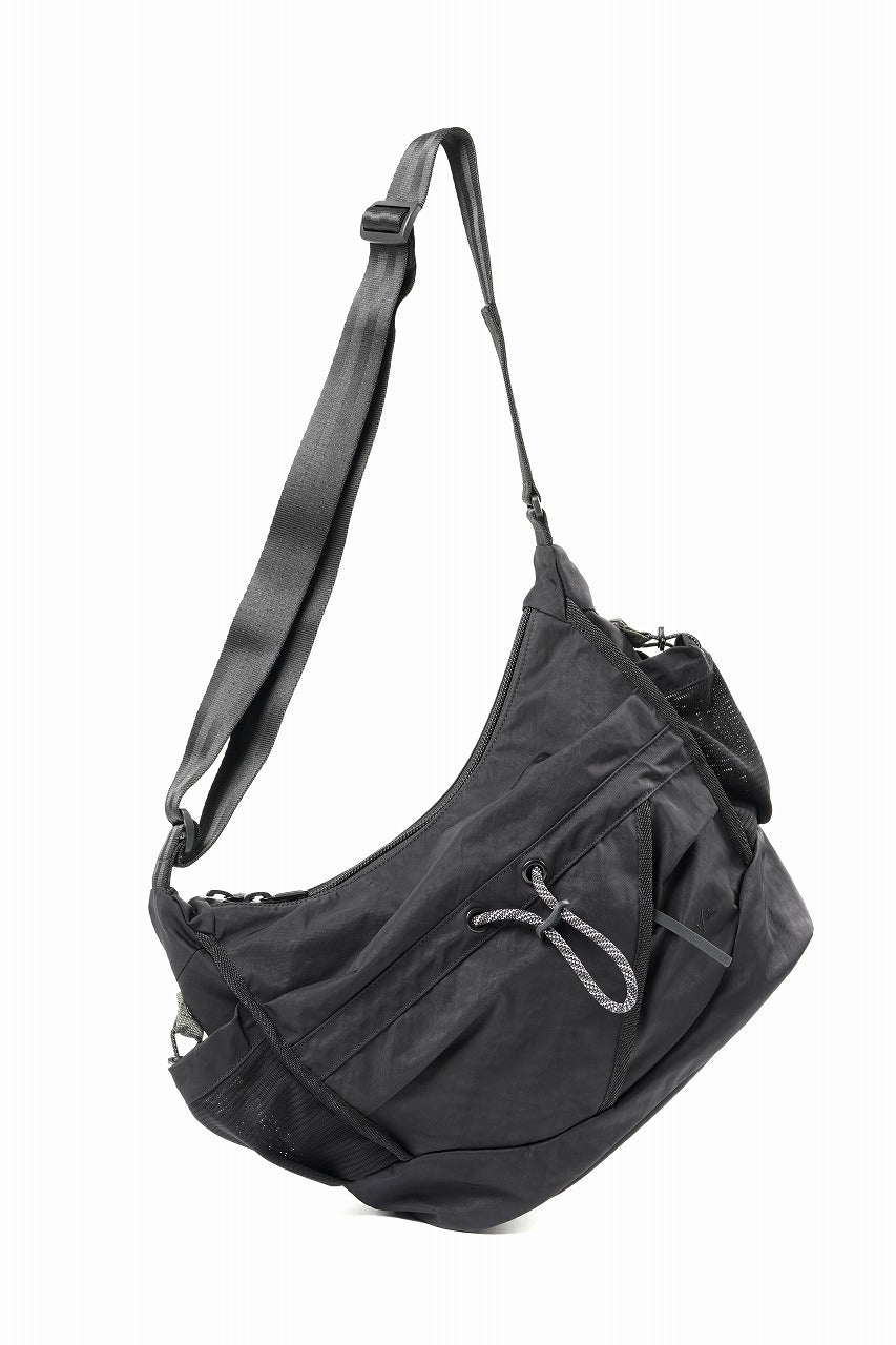 F/CE. TEXTURED TWILL 2 WAY SHOULDER TOTE (BLACK)