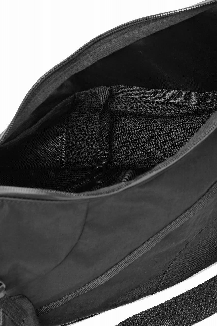 画像をギャラリービューアに読み込む, F/CE. TEXTURED TWILL HORN MINI SHOULDER BAG (BLACK)