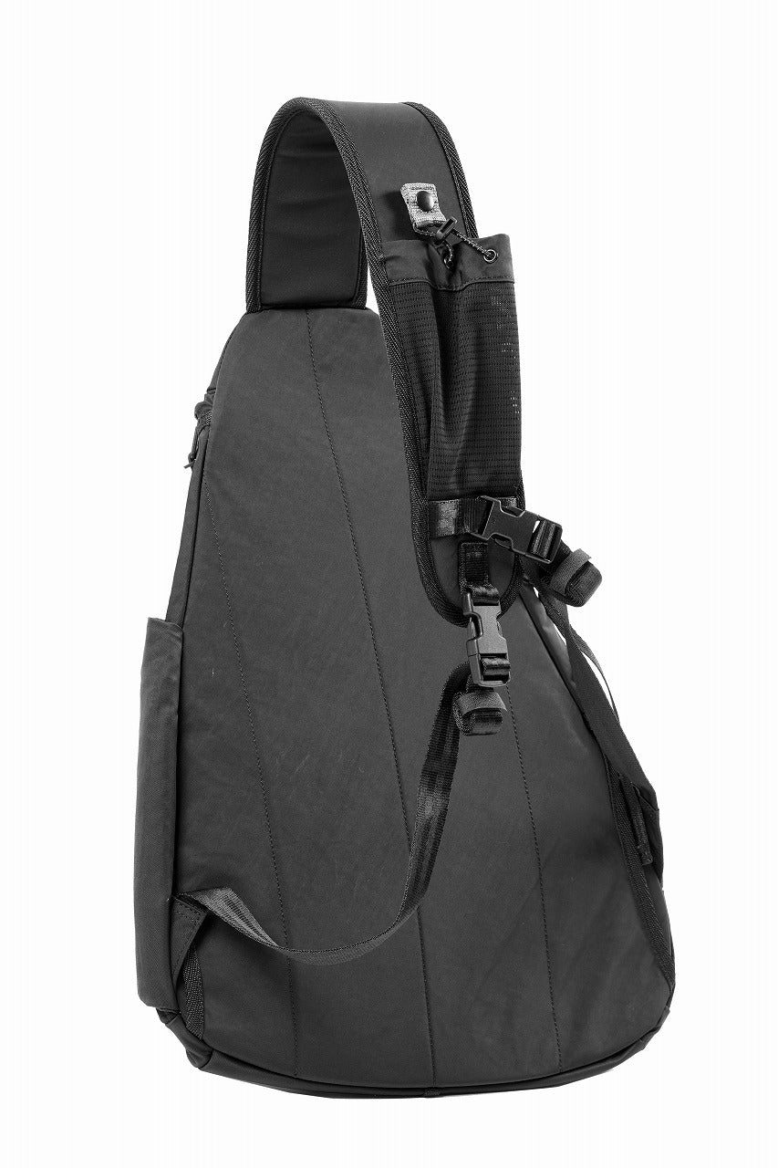 F/CE. TEXTURED TWILL 3 POINTS SLINGER BAG (BLACK)
