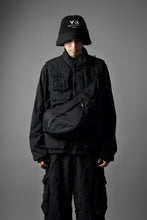 画像をギャラリービューアに読み込む, F/CE. TEXTURED TWILL HORN MINI SHOULDER BAG (BLACK)