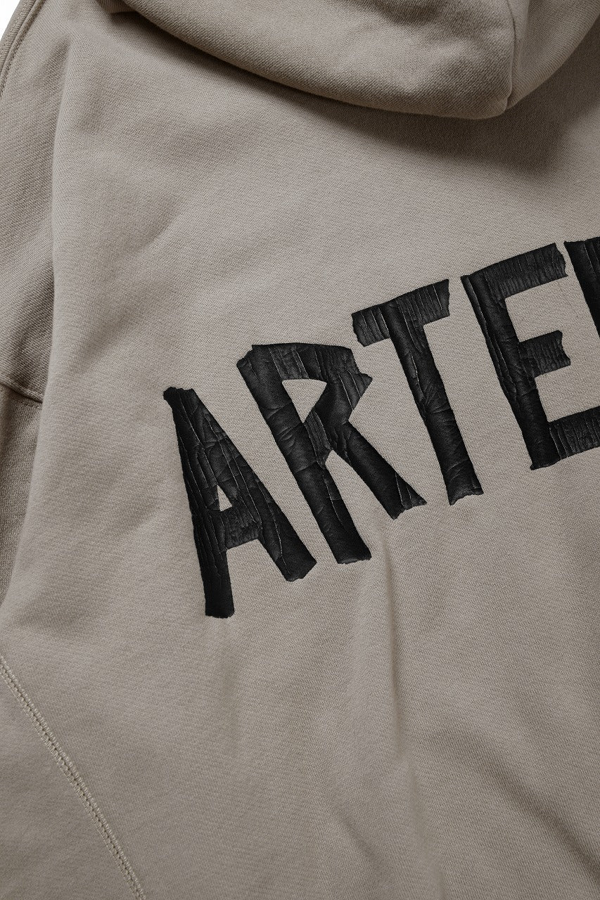 A.F ARTEFACT BACK LOGO SWEAT HOODIE (BEIGE)