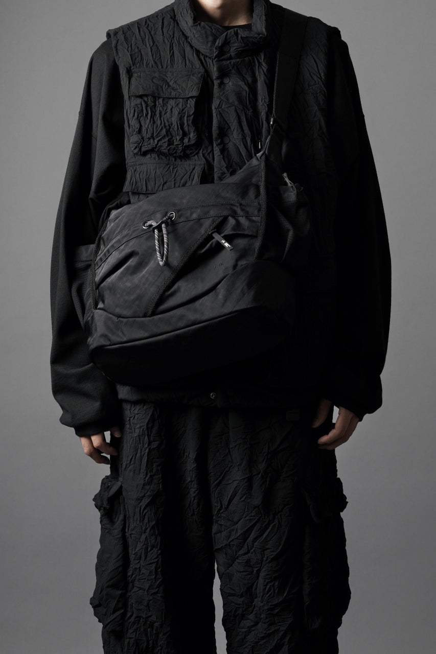 F/CE. TEXTURED TWILL 2 WAY SHOULDER TOTE (BLACK)