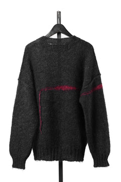 画像をギャラリービューアに読み込む, ISABEL BENENATO Mohair Crew-Neck Sweater with A Red Stripe Detail (BLACK/RED)
