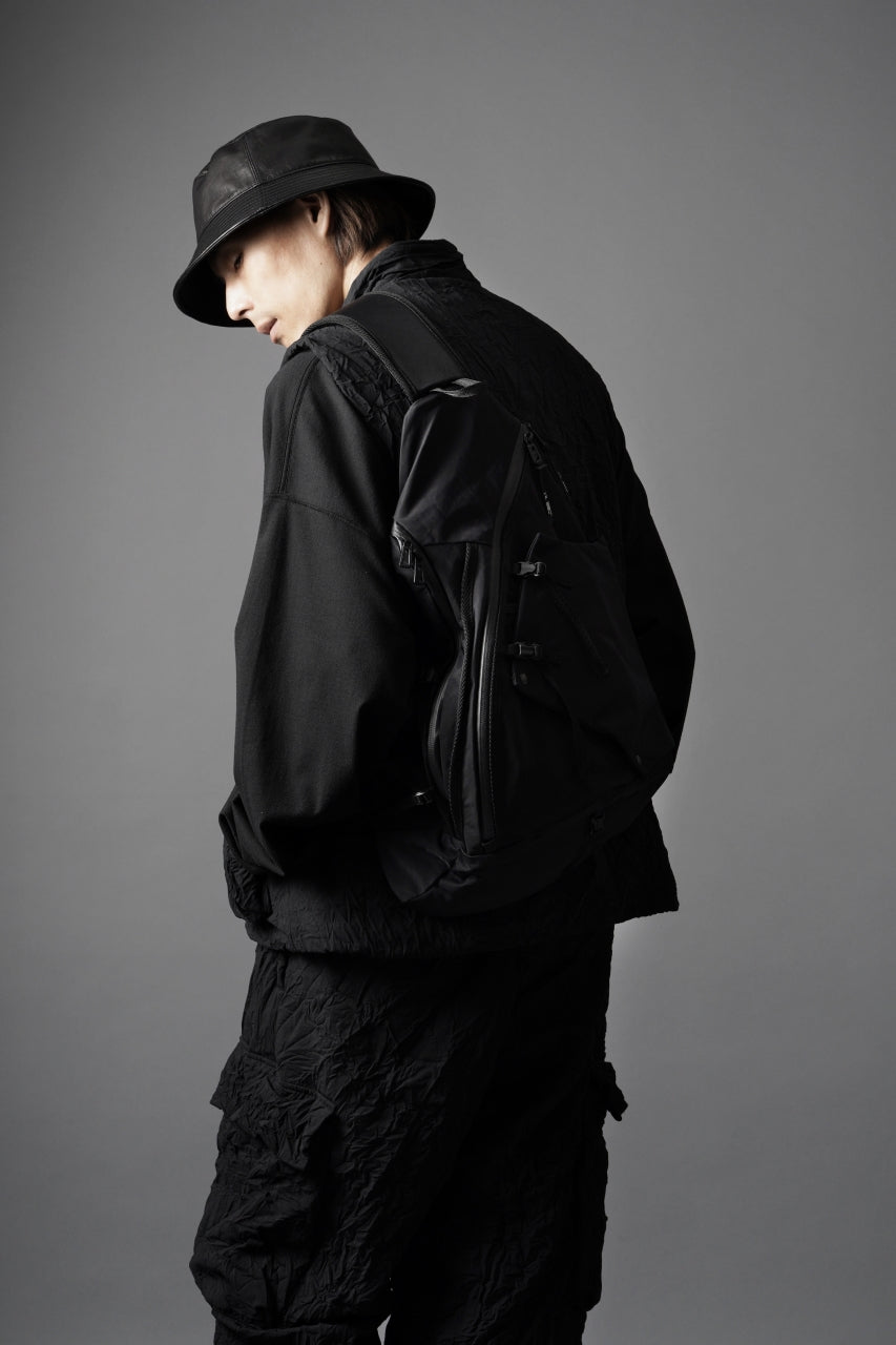 F/CE. TEXTURED TWILL 3 POINTS SLINGER BAG (BLACK)