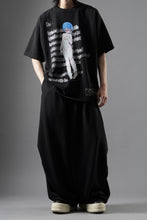 画像をギャラリービューアに読み込む, beauty:beast × IWG ESS GRAPHIC PRINT TEE / 9.1oz MAGNUM (TINK / SUMI BLACK)