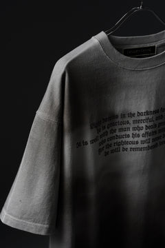 Load image into Gallery viewer, beauty : beast Full-surface S/S TEE (RAVEN / BEIGE PRINT)