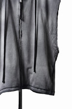 Load image into Gallery viewer, thom/krom OVERSIZED SLEEVELESS ZIP UP HOODIE / SOFT COTTON SWEAT (GREY STONE WASH SPRAY)