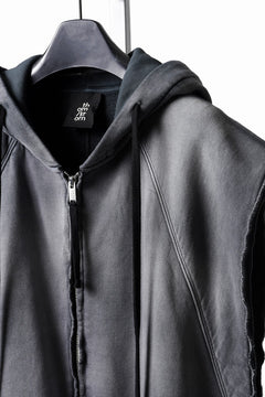Load image into Gallery viewer, thom/krom OVERSIZED SLEEVELESS ZIP UP HOODIE / SOFT COTTON SWEAT (GREY STONE WASH SPRAY)