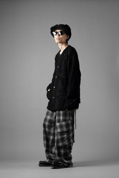 Load image into Gallery viewer, MASTERMIND WORLD OG ARAN CARDIGAN (BLACK)