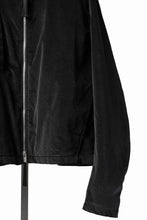 Load image into Gallery viewer, thom/krom TRUCKER JACKET / VELVET STRETCH (BLACK)