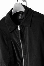 Load image into Gallery viewer, thom/krom TRUCKER JACKET / VELVET STRETCH (BLACK)