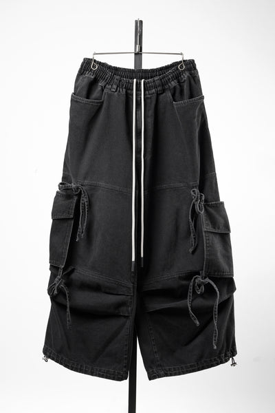 【SAMPLE】A.F ARTEFACT KNOTTING DETAIL VOLUME PANTS / FADED DENIM (BLACK)