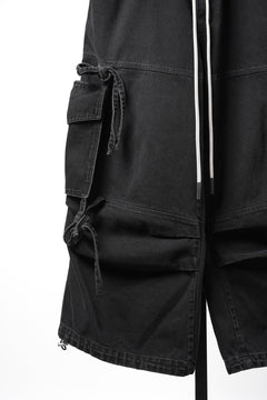 Load image into Gallery viewer, 【SAMPLE】A.F ARTEFACT KNOTTING DETAIL VOLUME PANTS / FADED DENIM (BLACK)