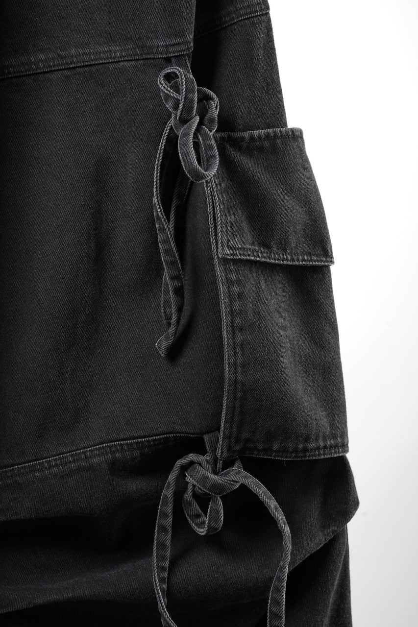 Load image into Gallery viewer, 【SAMPLE】A.F ARTEFACT KNOTTING DETAIL VOLUME PANTS / FADED DENIM (BLACK)