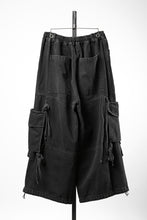 Load image into Gallery viewer, 【SAMPLE】A.F ARTEFACT KNOTTING DETAIL VOLUME PANTS / FADED DENIM (BLACK)