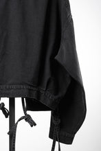 Load image into Gallery viewer, 【SAMPLE】A.F ARTEFACT KNOTTING DETAIL SHORT JACKET / FADED DENIM (BLACK)