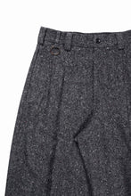 画像をギャラリービューアに読み込む, TARO HORIUCHI / th products Extra Volumed Tapered Trousers / Bishu Nep Tweed (grey)