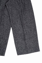 画像をギャラリービューアに読み込む, TARO HORIUCHI / th products Extra Volumed Tapered Trousers / Bishu Nep Tweed (grey)