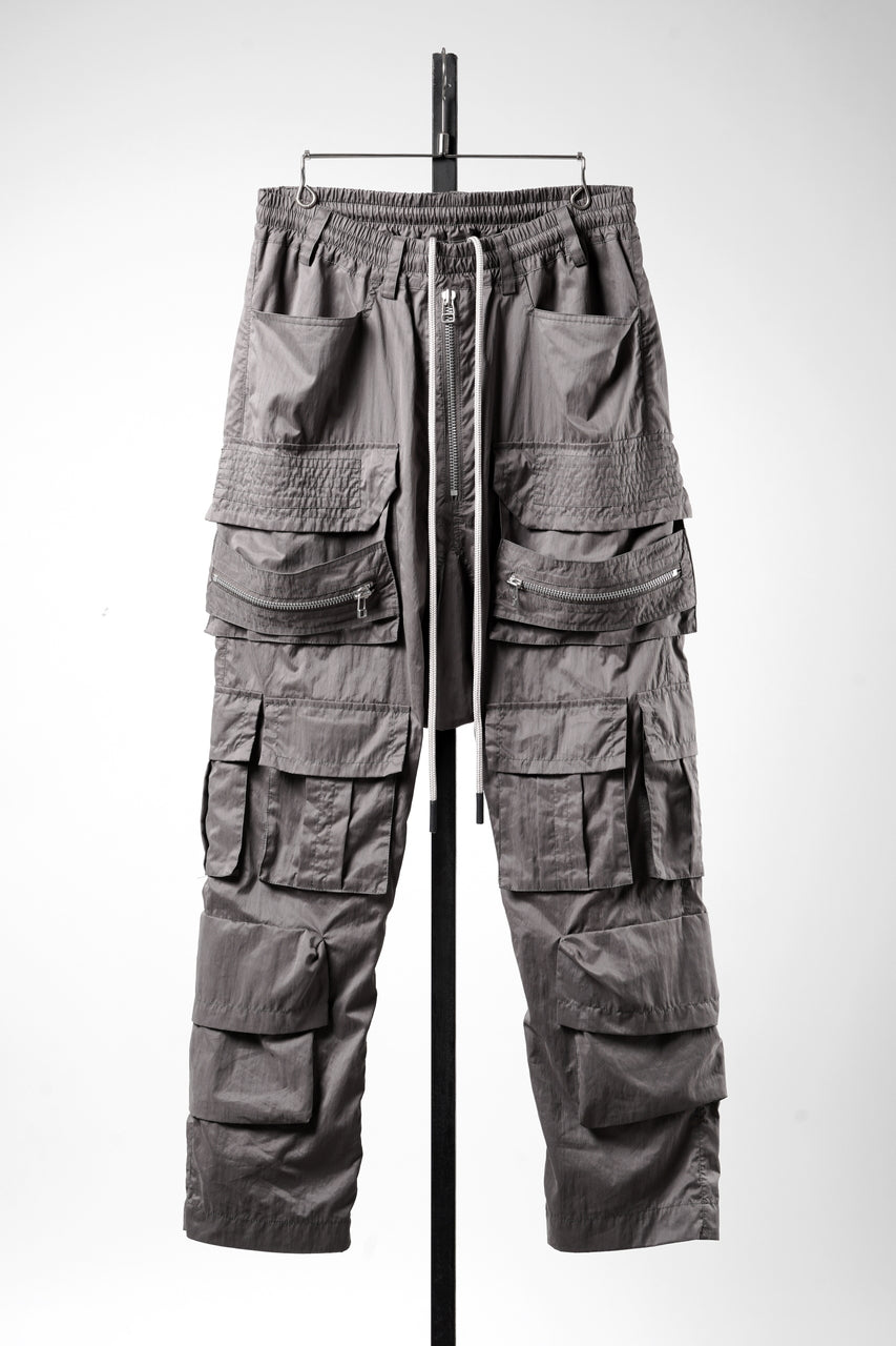 Load image into Gallery viewer, 【SAMPLE】A.F ARTEFACT TENCEL-NYLON CARGO SARROUEL EASY PANTS (GREY)
