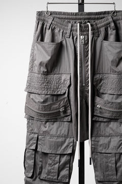 Load image into Gallery viewer, 【SAMPLE】A.F ARTEFACT TENCEL-NYLON CARGO SARROUEL EASY PANTS (GREY)