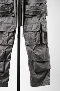 Load image into Gallery viewer, 【SAMPLE】A.F ARTEFACT TENCEL-NYLON CARGO SARROUEL EASY PANTS (GREY)