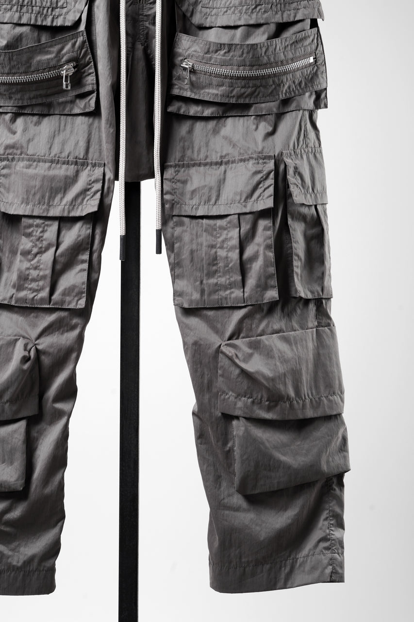 Load image into Gallery viewer, 【SAMPLE】A.F ARTEFACT TENCEL-NYLON CARGO SARROUEL EASY PANTS (GREY)