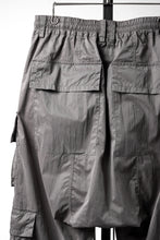 Load image into Gallery viewer, 【SAMPLE】A.F ARTEFACT TENCEL-NYLON CARGO SARROUEL EASY PANTS (GREY)