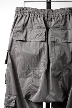 Load image into Gallery viewer, 【SAMPLE】A.F ARTEFACT TENCEL-NYLON CARGO SARROUEL EASY PANTS (GREY)