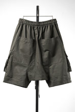 Load image into Gallery viewer, 【SAMPLE】A.F ARTEFACT COTTON TWIIL DROPCROTCH SHORTS (DARK OLIVE)
