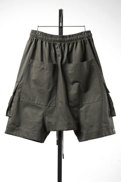 Load image into Gallery viewer, 【SAMPLE】A.F ARTEFACT COTTON TWIIL DROPCROTCH SHORTS (DARK OLIVE)