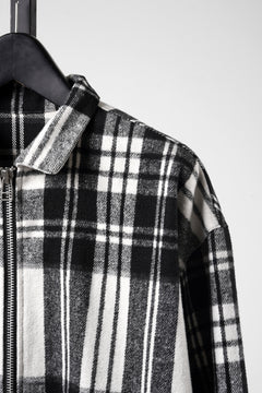 Load image into Gallery viewer, 【SAMPLE】A.F ARTEFACT SWING TOP BLOUSON / HEAVY FLANNEL PLAID (BLACK × WHITE)