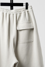 画像をギャラリービューアに読み込む, N/07 2TUCK EASY SHORTS / RIBBED CARDBOARD KNIT JERSEY (LIGHT BEIGE)