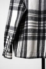 Load image into Gallery viewer, 【SAMPLE】A.F ARTEFACT SWING TOP BLOUSON / HEAVY FLANNEL PLAID (BLACK × WHITE)