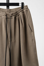 画像をギャラリービューアに読み込む, N/07 2TUCK EASY SHORTS / RIBBED CARDBOARD KNIT JERSEY (SAND)