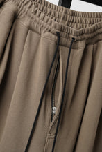 画像をギャラリービューアに読み込む, N/07 2TUCK EASY SHORTS / RIBBED CARDBOARD KNIT JERSEY (SAND)