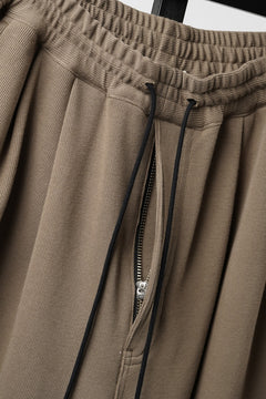 画像をギャラリービューアに読み込む, N/07 2TUCK EASY SHORTS / RIBBED CARDBOARD KNIT JERSEY (SAND)