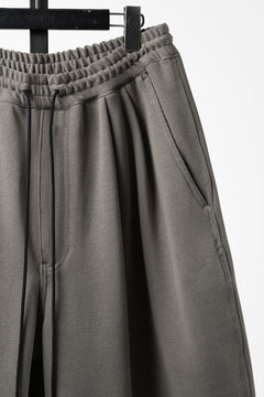 画像をギャラリービューアに読み込む, N/07 2TUCK EASY SHORTS / RIBBED CARDBOARD KNIT JERSEY (GREIGE)
